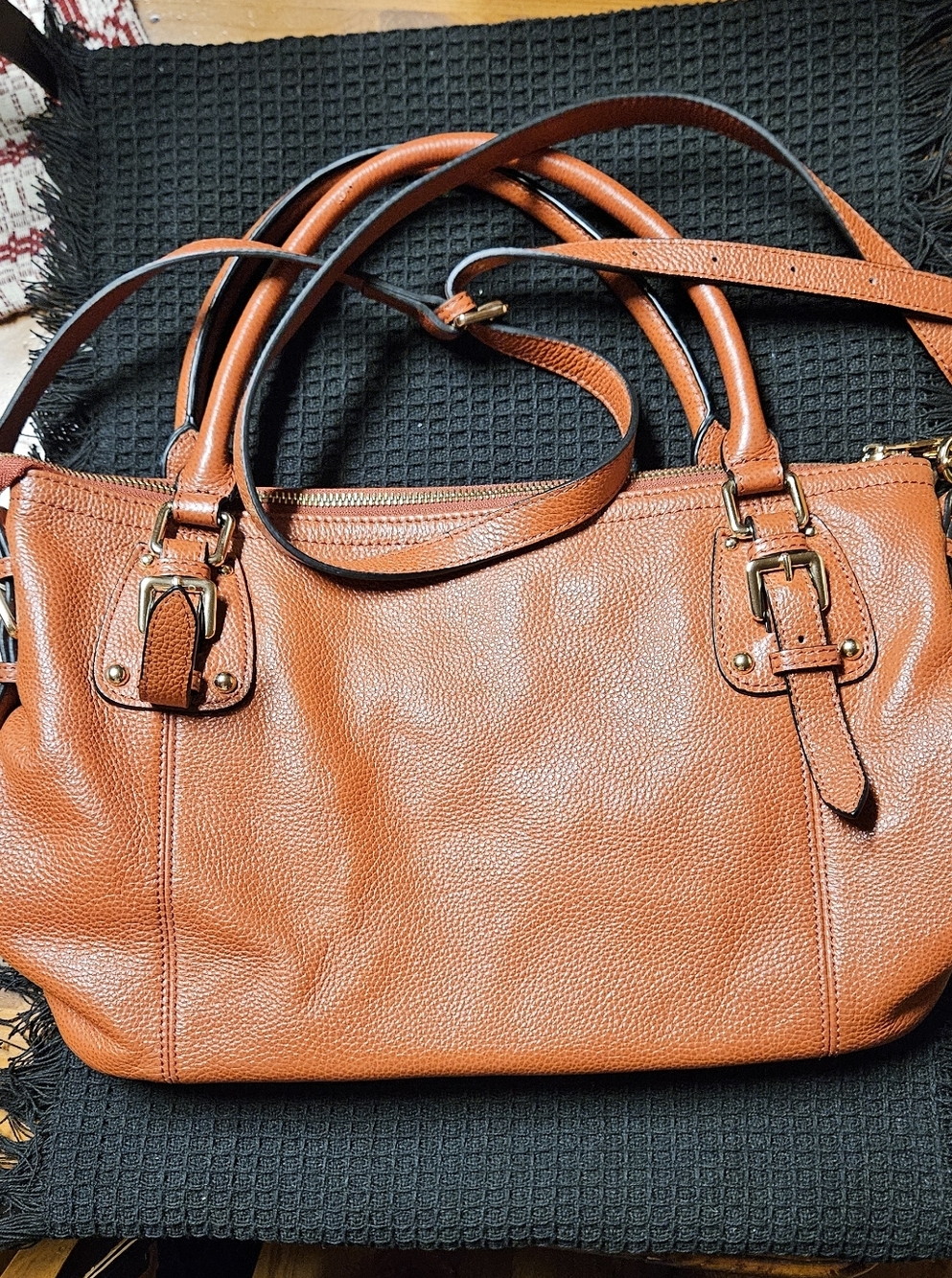Women's Pebbled Leather Shoulder Bag in Cognac Brown